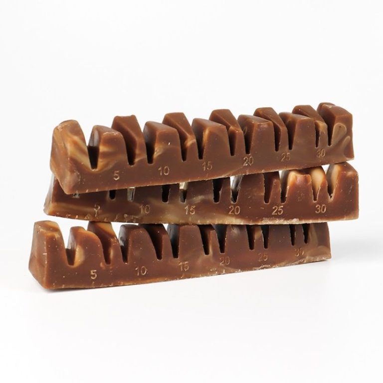 Doggy Chocolate Bars, Carob and Chicken Flavor